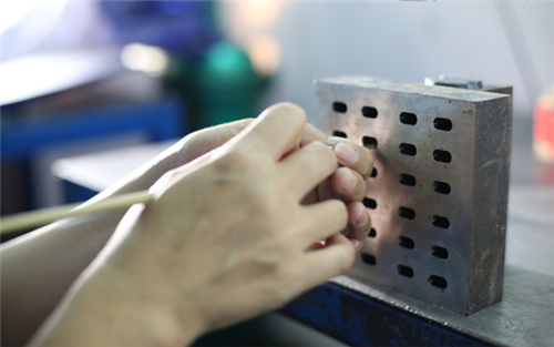 ���ھ���ע�ܿ�����ҳ�桤�ٷ������ߵ���-����(�й�)